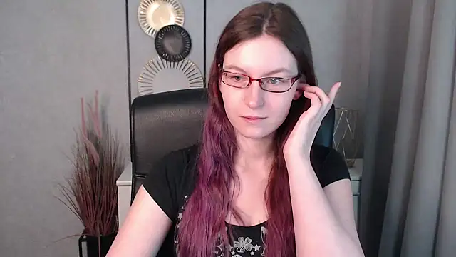 emmaxDelight online show from 12.28.24