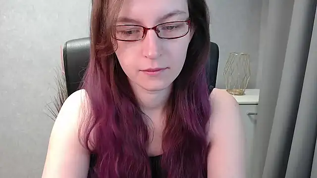 emmaxDelight online show from 01.23.25