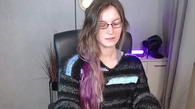 emmaxDelight online show from 09.22.25