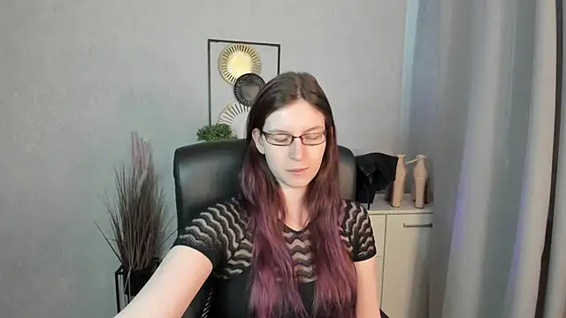 emmaxDelight online show from 04.13.26