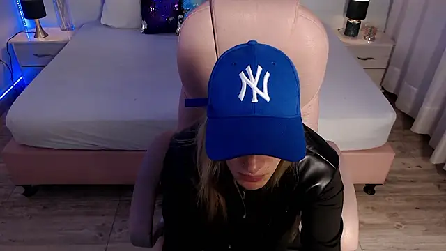 zoe jones13 online show from 03.05.26