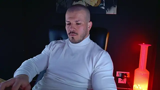 Snapshot of AngeloEric chatting on 12.09.24 AngeloEric online show from 12.09.24