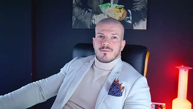 Snapshot of AngeloEric chatting on 12.11.24 AngeloEric online show from 12.11.24