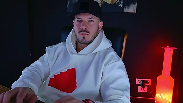 Snapshot of AngeloEric chatting on 12.29.24 AngeloEric online show from 12.29.24