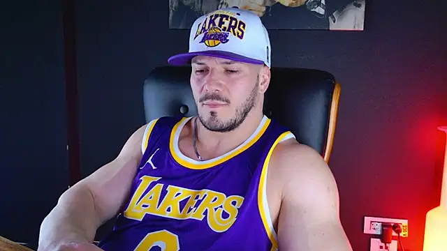 Snapshot of AngeloEric chatting on 01.03.25 AngeloEric online show from 01.03.25