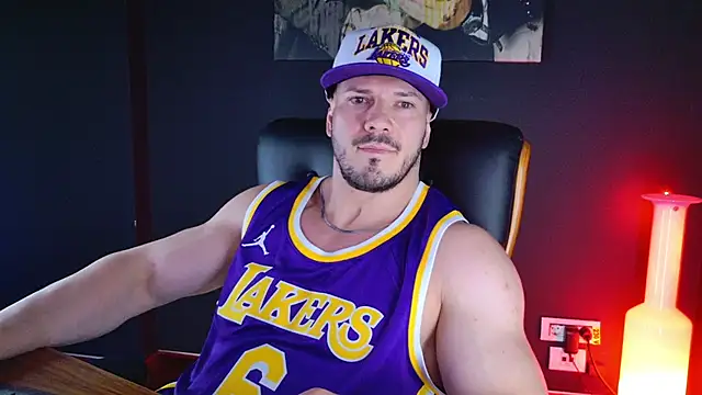 Snapshot of AngeloEric chatting on 01.03.25 AngeloEric online show from 01.03.25