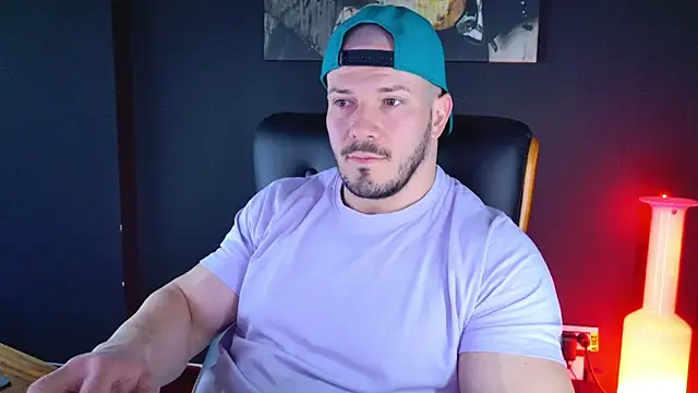 Snapshot of AngeloEric chatting on 01.06.25 AngeloEric online show from 01.06.25