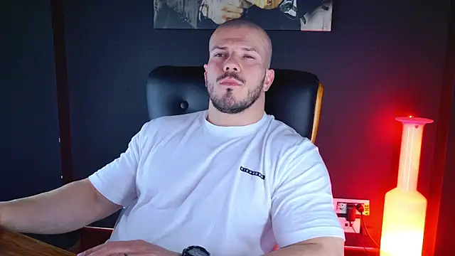 Snapshot of AngeloEric chatting on 01.07.25 AngeloEric online show from 01.07.25