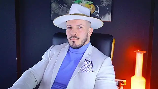 Snapshot of AngeloEric chatting on 01.09.25 AngeloEric online show from 01.09.25