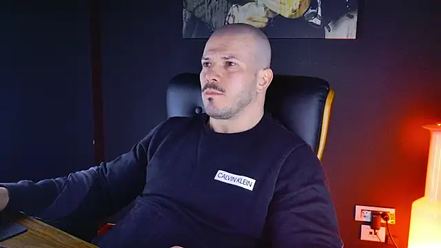 Snapshot of AngeloEric chatting on 01.11.25 AngeloEric online show from 01.11.25