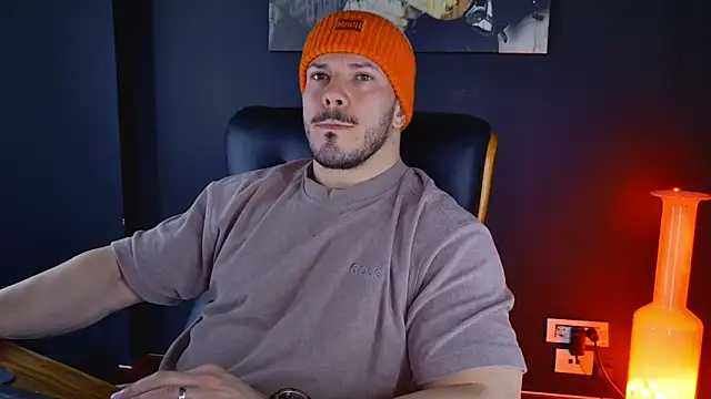 Snapshot of AngeloEric chatting on 01.20.25 AngeloEric online show from 01.20.25