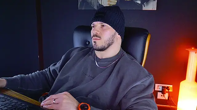 Snapshot of AngeloEric chatting on 01.27.25 AngeloEric online show from 01.27.25