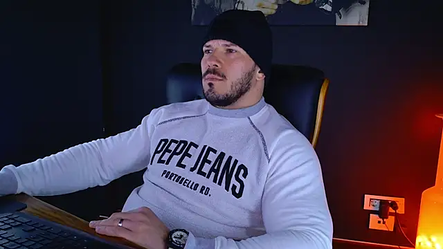 Snapshot of AngeloEric chatting on 01.31.25 AngeloEric online show from 01.31.25