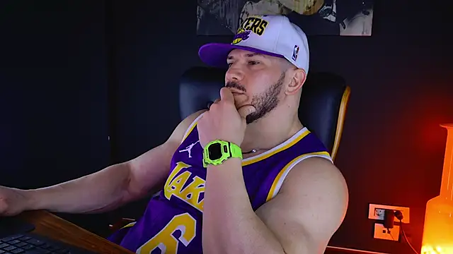 Snapshot of AngeloEric chatting on 02.03.25 AngeloEric online show from 02.03.25