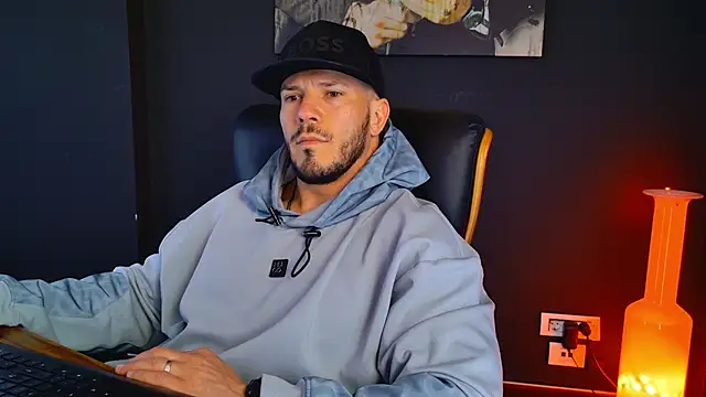 Snapshot of AngeloEric chatting on 03.19.25 AngeloEric online show from 03.19.25