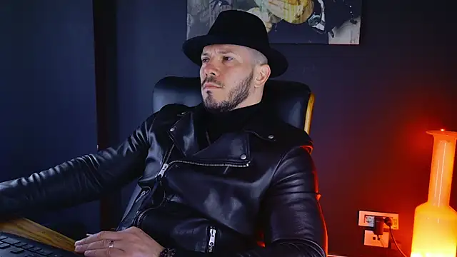 Snapshot of AngeloEric chatting on 03.21.25 AngeloEric online show from 03.21.25