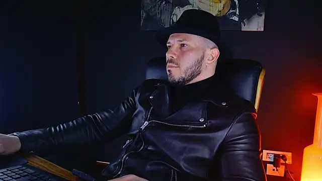 Snapshot of AngeloEric chatting on 03.21.25 AngeloEric online show from 03.21.25