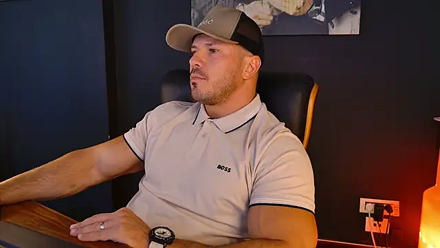 Snapshot of AngeloEric chatting on 09.22.25 AngeloEric online show from 09.22.25