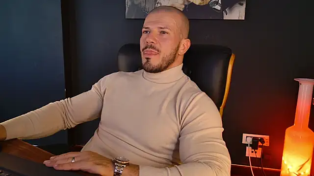 Snapshot of AngeloEric chatting on 10.21.25 AngeloEric online show from 10.21.25