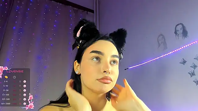 Snapshot of meg_foxy chatting on 12.04.24 meg foxy online show from 12.04.24