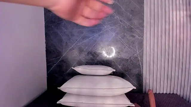 Snapshot of ArielSexHot chatting on 03.14.25 ArielSexHot online show from 03.14.25