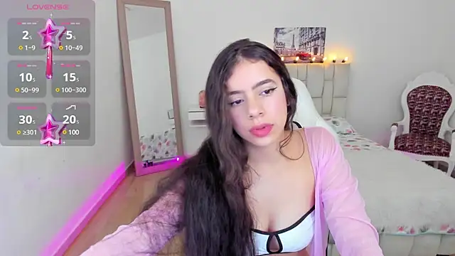 Snapshot of zoe_turnner_18 chatting on 12.08.24 zoe turnner 18 online show from 12.08.24