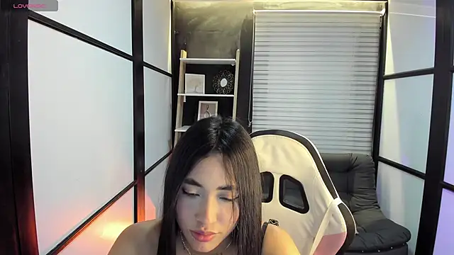 lilithTeen1  online show from 01.21.25