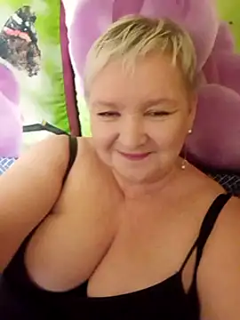 Snapshot of ForgetMeNot50 chatting on 03.11.25 ForgetMeNot50 online show from 03.11.25