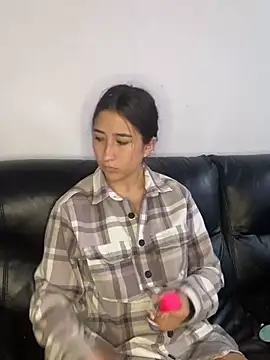 Snapshot of _Luuna chatting on 03.10.25 Luuna online show from 03.10.25