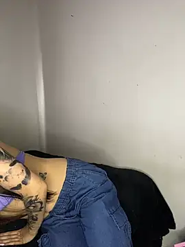 Snapshot of _Luuna chatting on 03.15.25 Luuna online show from 03.15.25