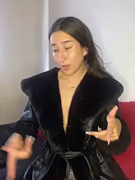 Snapshot of _Luuna chatting on 03.21.25 Luuna online show from 03.21.25