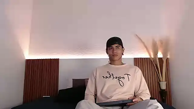 Snapshot of zander_2120 chatting on 01.17.25 zander 2120 online show from 01.17.25