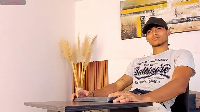 Snapshot of zander_2120 chatting on 09.24.25 zander 2120 online show from 09.24.25