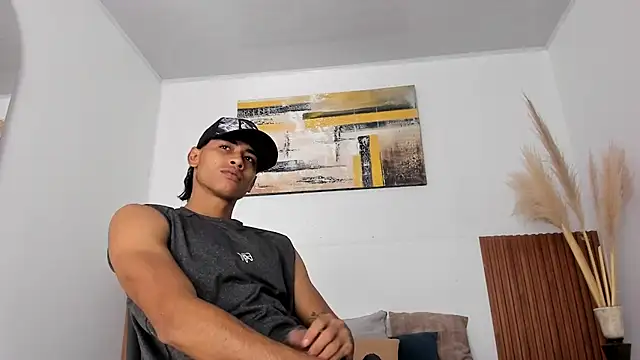 Snapshot of zander_2120 chatting on 10.28.25 zander 2120 online show from 10.28.25