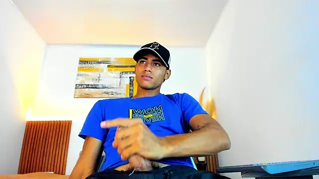 Snapshot of zander_2120 chatting on 05.20.26 zander 2120 online show from 05.20.26