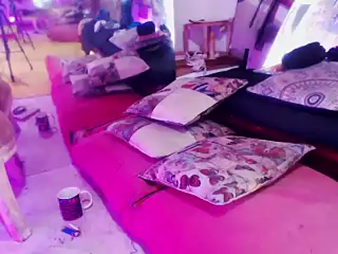 laye19 online show from 01.17.25