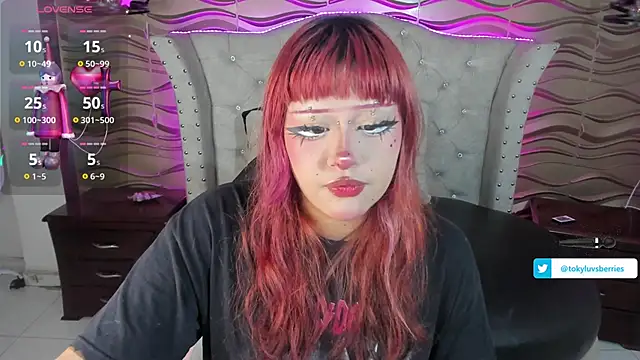 Snapshot of toky_doll chatting on 03.06.25 toky doll online show from 03.06.25