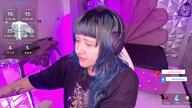 Snapshot of toky_doll chatting on 11.29.25 toky doll online show from 11.29.25