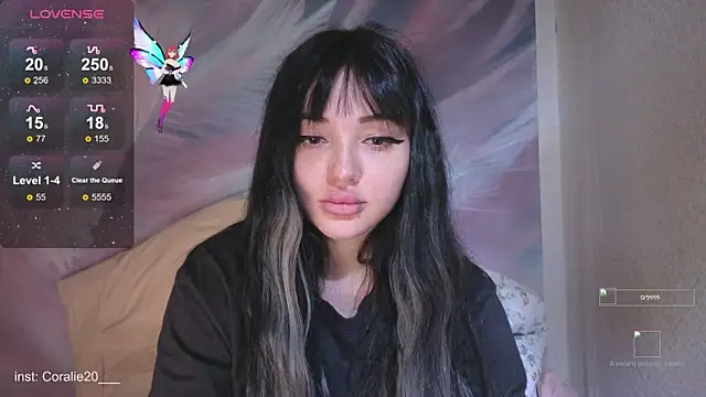 Snapshot of Coralie20_ chatting on 11.08.25 Coralie20 online show from 11.08.25