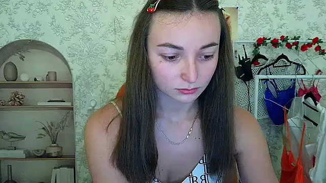  Barbie Kiss  online show from 10.21.25