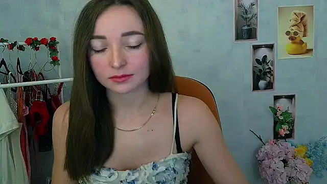  Barbie Kiss  online show from 12.16.25