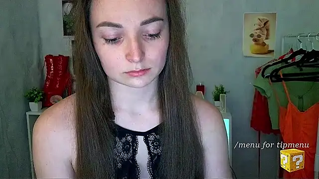  Barbie Kiss  online show from 04.20.26