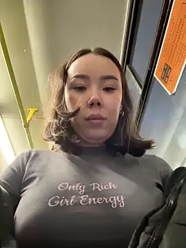 Snapshot of Asian_Asami chatting on 10.29.25 Asian Asami online show from 10.29.25