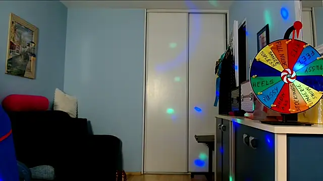 Snapshot of sexyjennyeu chatting on 09.10.25 sexyjennyeu online show from 09.10.25