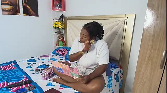 Snapshot of alanavega11 chatting on 12.11.24 alanavega11 online show from 12.11.24