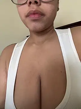 Snapshot of kelsmx chatting on 03.19.25 kelsmx online show from 03.19.25