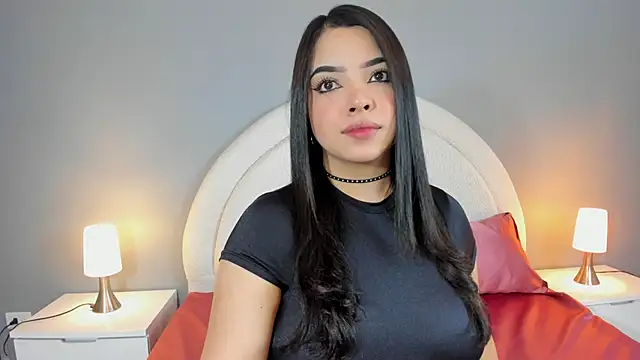 Snapshot of Eva_bigboobs chatting on 11.18.25 Eva bigboobs online show from 11.18.25