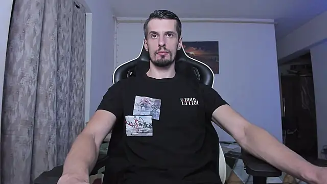 Snapshot of ToddClaytonn chatting on 09.12.25 ToddClaytonn online show from 09.12.25