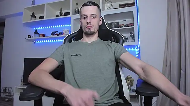 Snapshot of ToddClaytonn chatting on 11.06.25 ToddClaytonn online show from 11.06.25