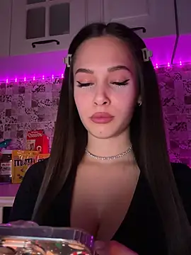 EricaWalls online show from 02.22.25